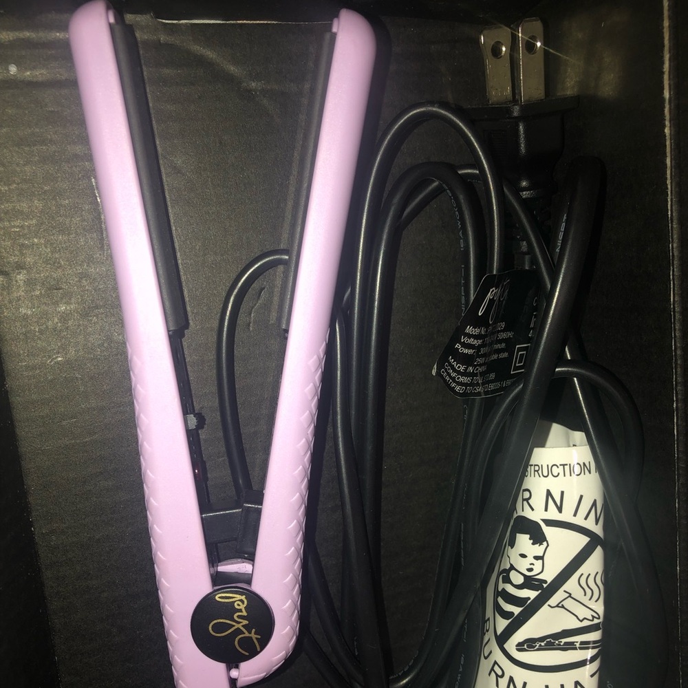 PYT mini straightener